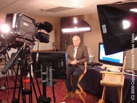 eqp1-25_atlanta_green_screen_equipment_host_photo