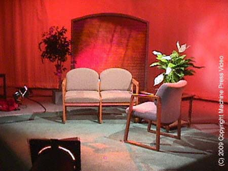 ssr2-02_atlanta_studio_set_photo_red