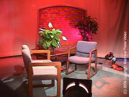 ssr2-04_atlanta_studio_set_photo_red